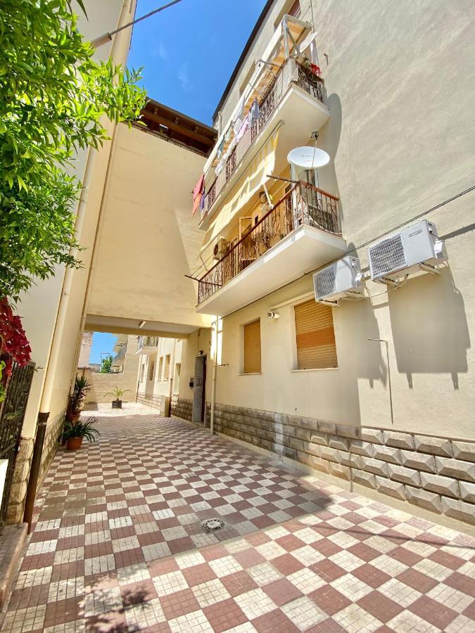 Residenza Le Quattro Palme Apartment Алгеро Екстериор снимка
