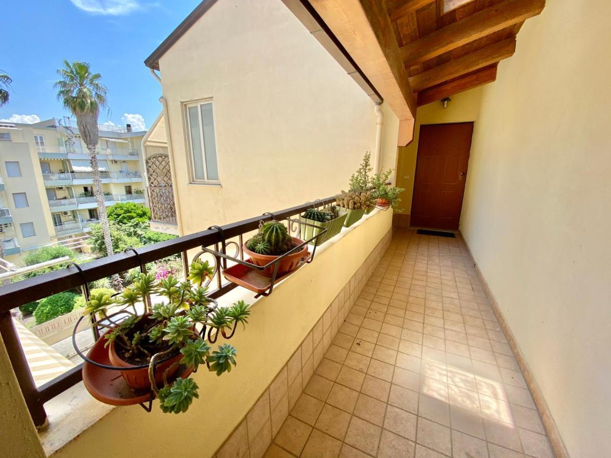 Residenza Le Quattro Palme Apartment Алгеро Екстериор снимка